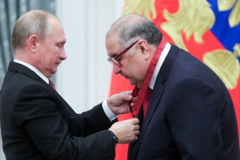 «Ощущение чуда». Олигарх Усманов получил пятый орден из рук Путина