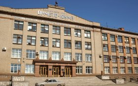 На промышленных предприятиях Орска собираются уволить три тысячи рабочих. Городу грозит социальный взрыв