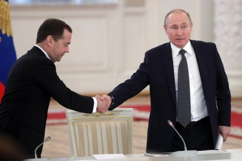 Путин может оставить Медведева премьер-министром, если ему хочется