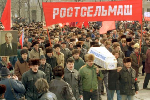 Медведев выделил 1,5 млрд рублей на поддержку сельхозмашиностроения. Деньги пройдут через «Российский экспортный центр»