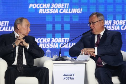 Reuters: Олигархи стараются «не светиться» рядом с Путиным из-за опасений попасть под санкции