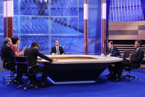 Медведев назвал шуткой свои слова о хорошей работе правительства
