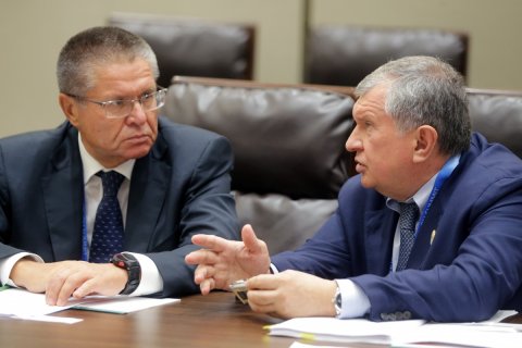 Прокурор зачитал в суде разговор Сечина и Улюкаева при передаче взятки: Собрали вам корзинку с колбасой