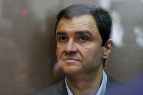 Суд приговорил замминистра к 1,5 годам за хищение 164 млн рублей и сразу освободил