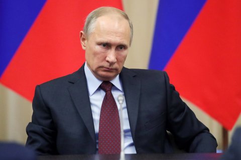 Путин встретился с уволенными губернаторами, посоветовал им не мешать и пообещал всем ордена
