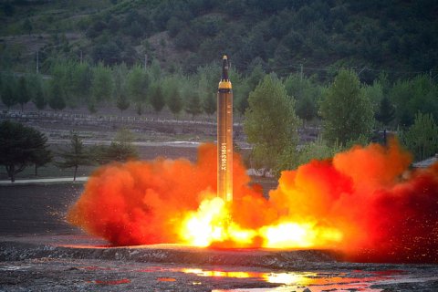 Северная Корея и США пригрозили друг другу ядерными ударами. Чем это грозит России?