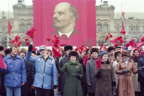Опрос: 80% россиян выступили за создание нового комсомола