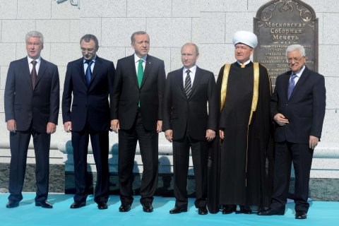 Олигарха Керимова обвинили в незаконном ввозе во Францию до 750 млн евро