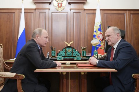 Путин поблагодарил Геннадия Зюганова за патриотическую позицию фракции КПРФ