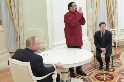 ВЦИОМ: 78% россиян поддержали переселение в Россию русскоязычных из бывших республик СССР
