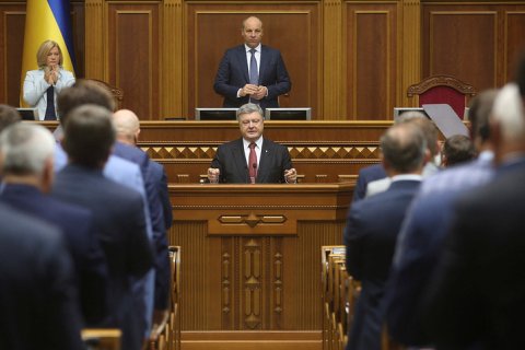 Порошенко отказался вести переговоры с ДНР и ЛНР по миротворцам ООН