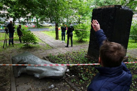 Возбуждено уголовное дело по факту повреждения памятника Ленину в Москве